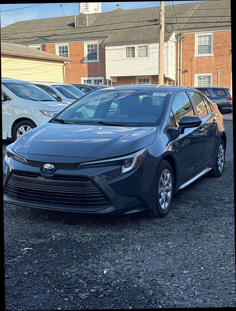 Used 2023 Toyota Corolla LE FWD image 13