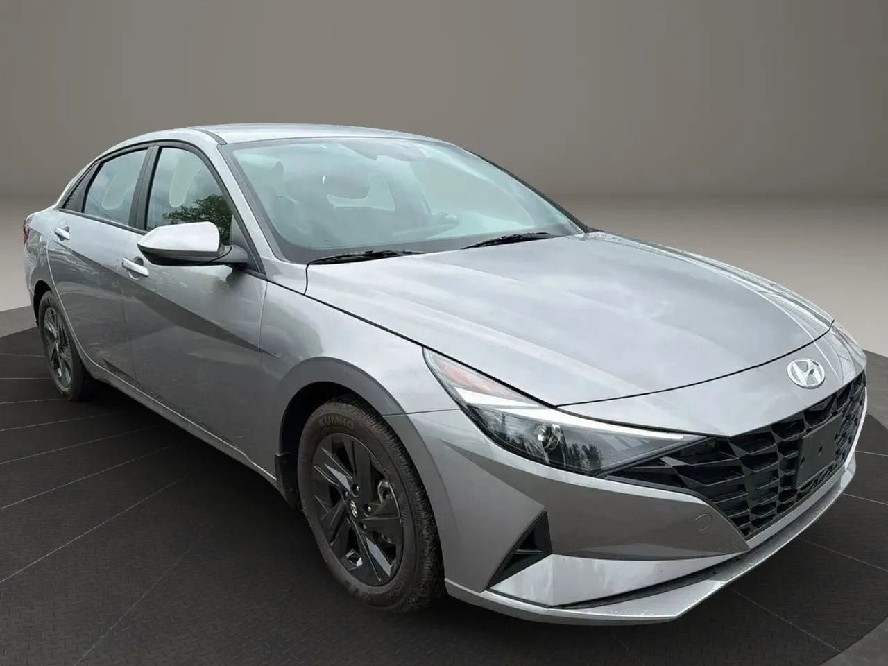 Used 2023 Hyundai Elantra SEL FWD image 3