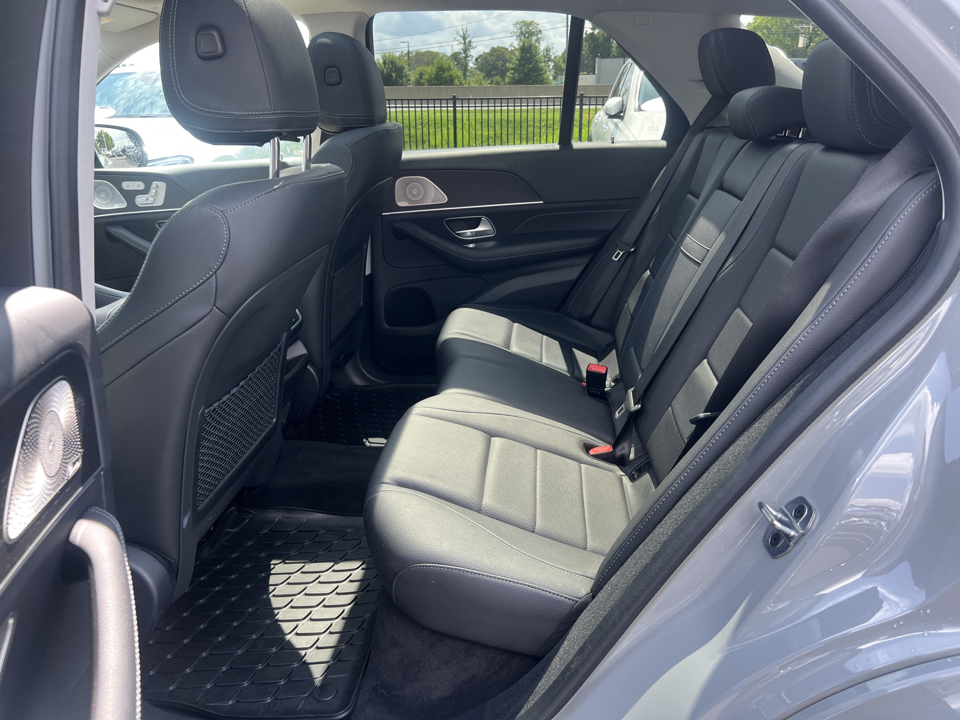 Certified 2024 Mercedes-Benz GLE 450 4MATIC w/ AMG Line Exterior image 32