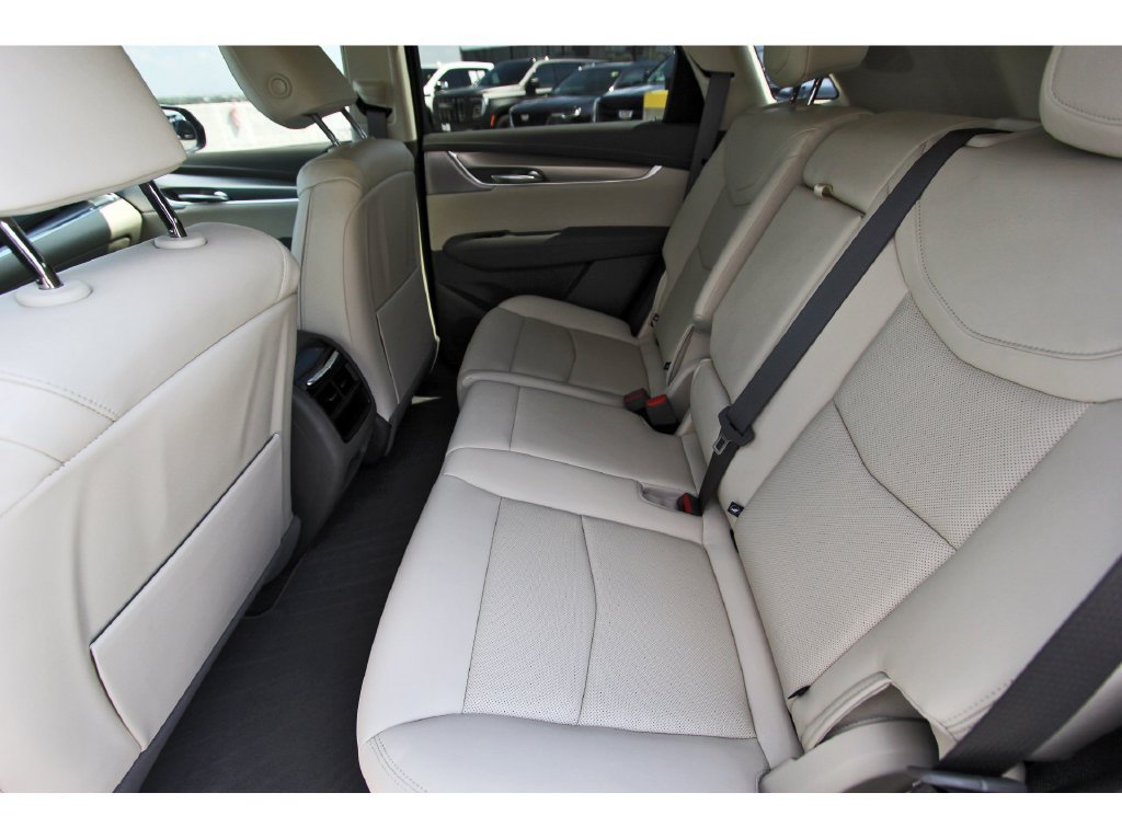Certified 2026 Cadillac XT5 Premium Luxury w/ Driver Assist Package FWD image 7