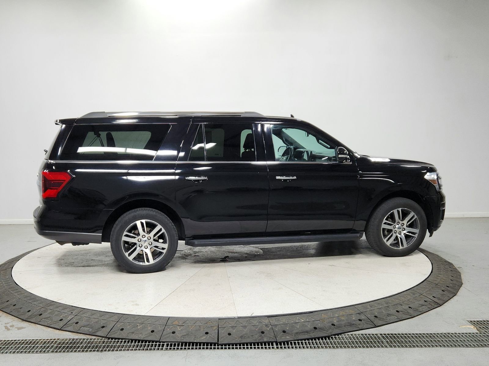 Used 2024 Ford Expedition Max Limited image 8