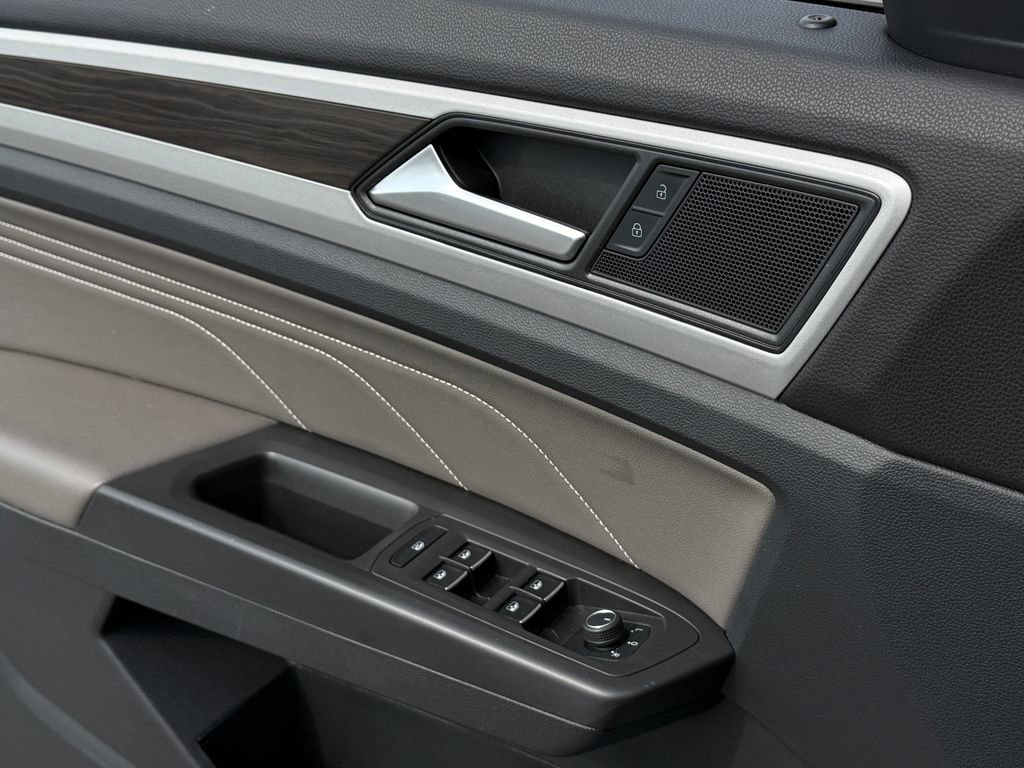 Used 2022 Volkswagen Atlas SE image 37