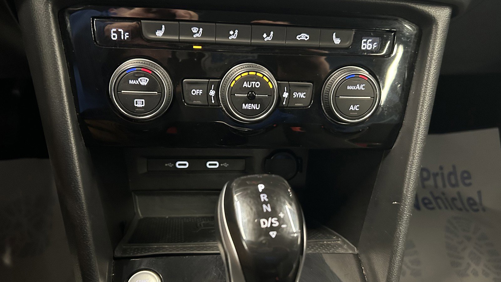 Used 2024 Volkswagen Taos SE image 31