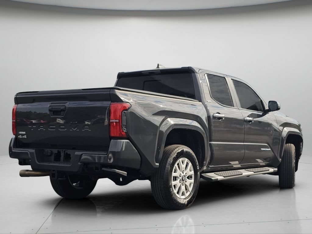Used 2025 Toyota Tacoma SR5 AWD/4WD image 27