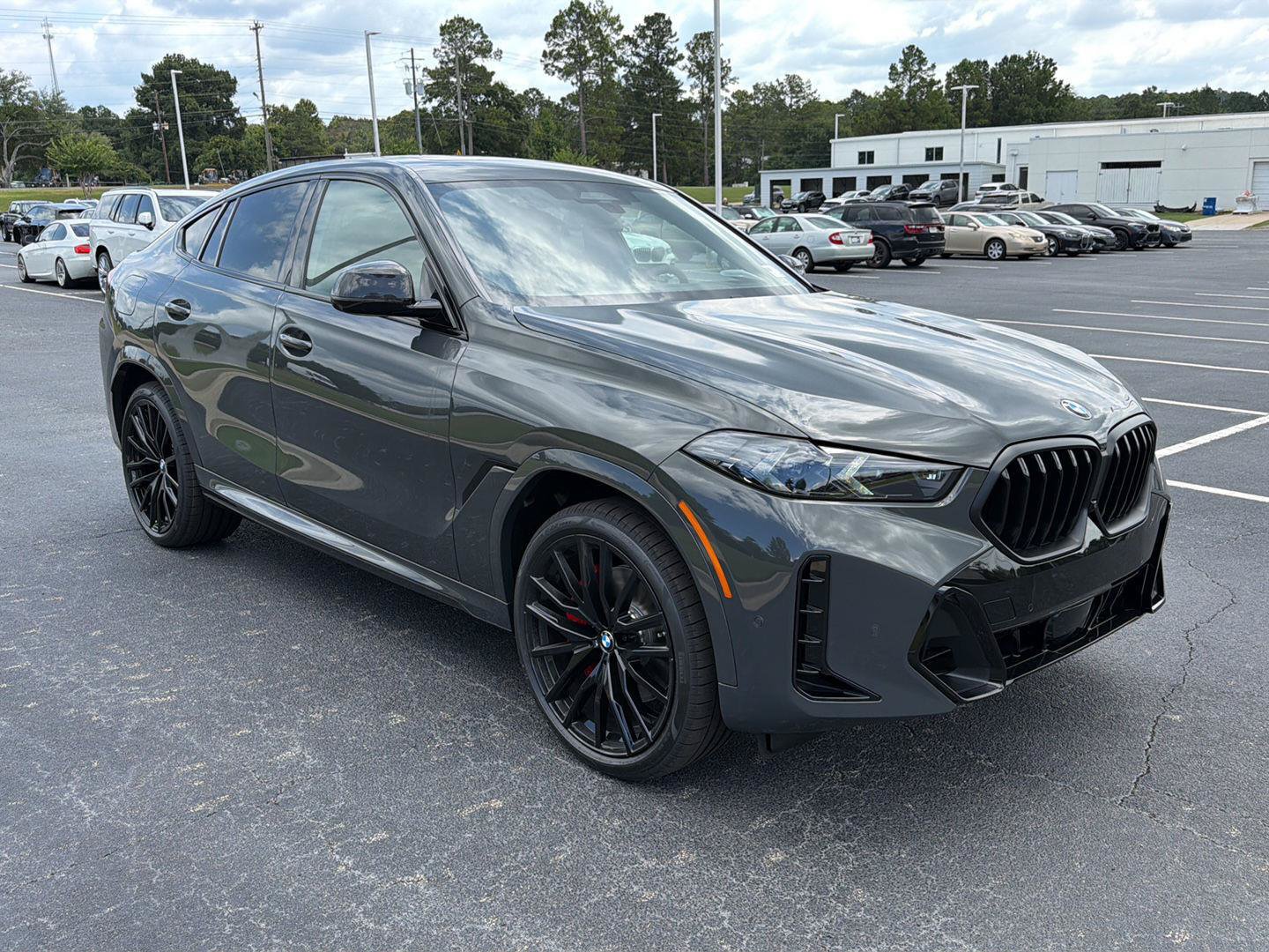 New 2027 BMW X6 xDrive40i w/ Executive Package AWD/4WD image 8
