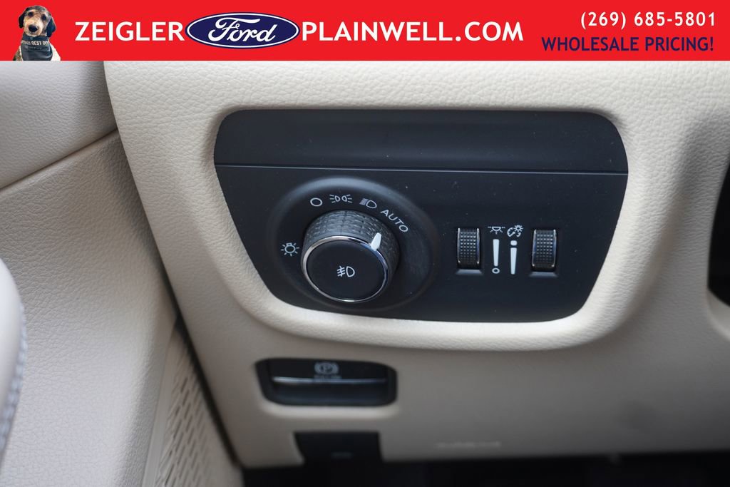 Used 2024 Jeep Grand Cherokee Limited image 32