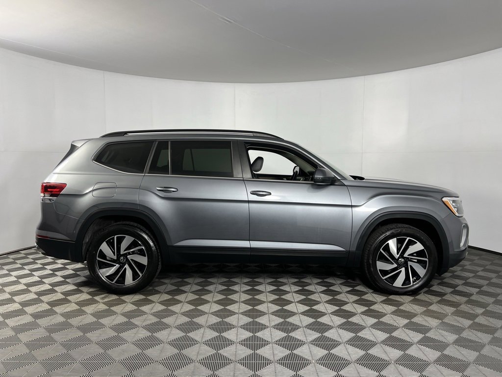 Used 2025 Volkswagen Atlas SE image 7