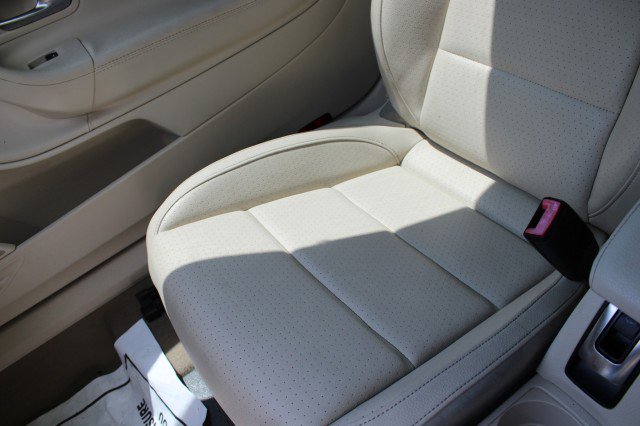 Used 2015 Volkswagen Eos Komfort FWD image 28