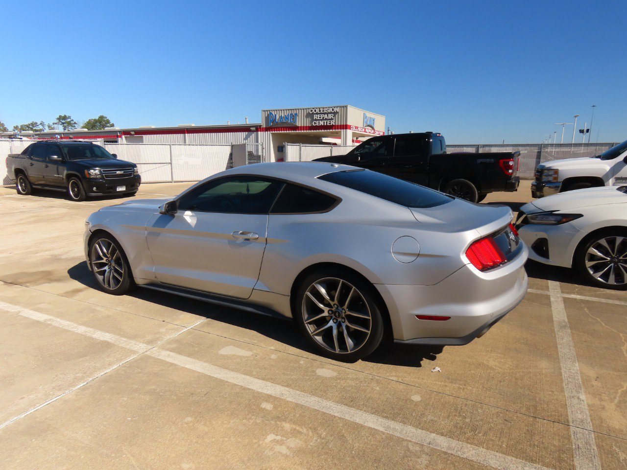 Used 2016 Ford Mustang Premium image 15