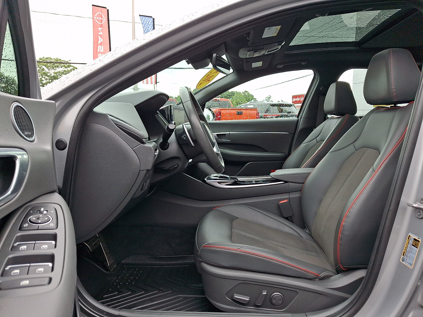 Used 2023 Hyundai Sonata SEL Plus w/ Preferred Accessory Package FWD image 15