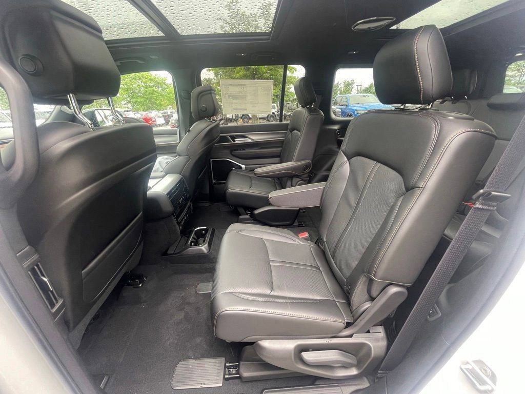 New 2026 Jeep Grand Wagoneer 4WD image 15