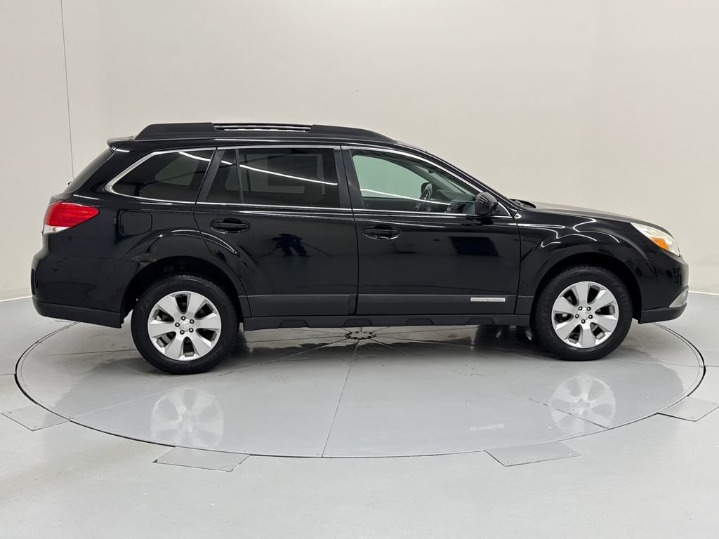 Used 2011 Subaru Outback 2.5i Premium w/ All-Weather Pkg AWD/4WD image 6