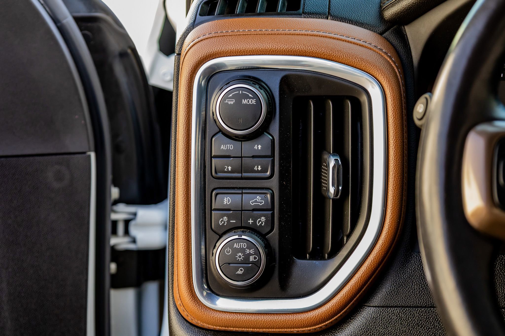 Used 2023 Chevrolet Silverado 3500 High Country w/ Technology Package image 21