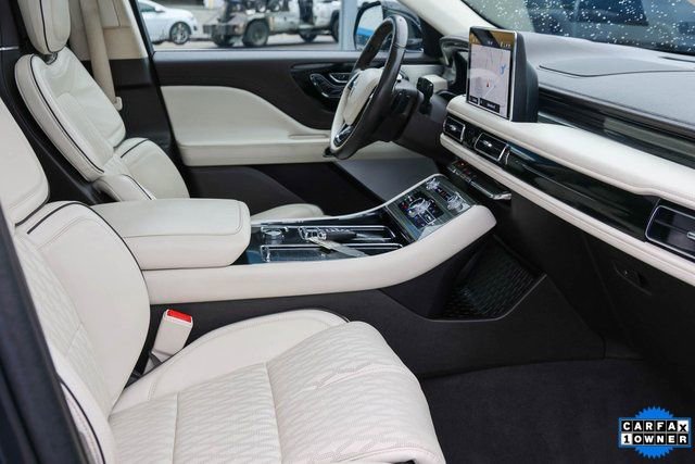 Used 2023 Lincoln Aviator Black Label w/ Class IV Trailer Tow Package image 19