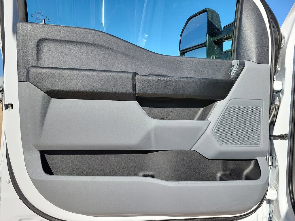 New 2026 Ford F550 4x4 Regular Cab Super Duty image 18