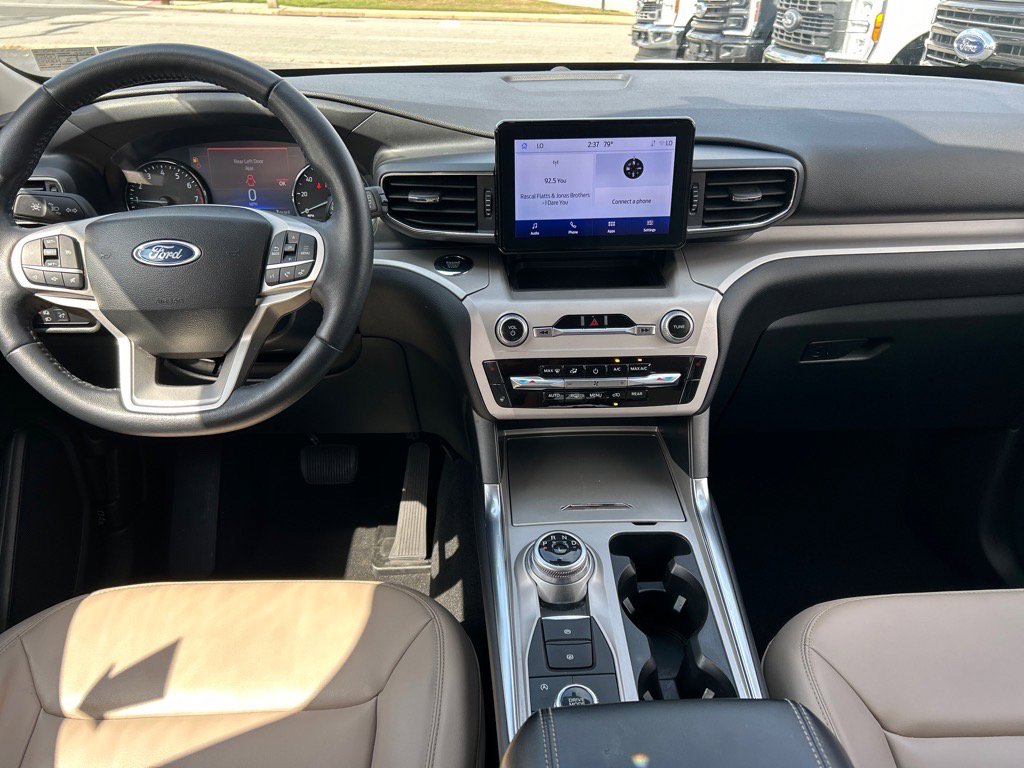 Used 2023 Ford Explorer XLT w/ Equipment Group 202A image 6