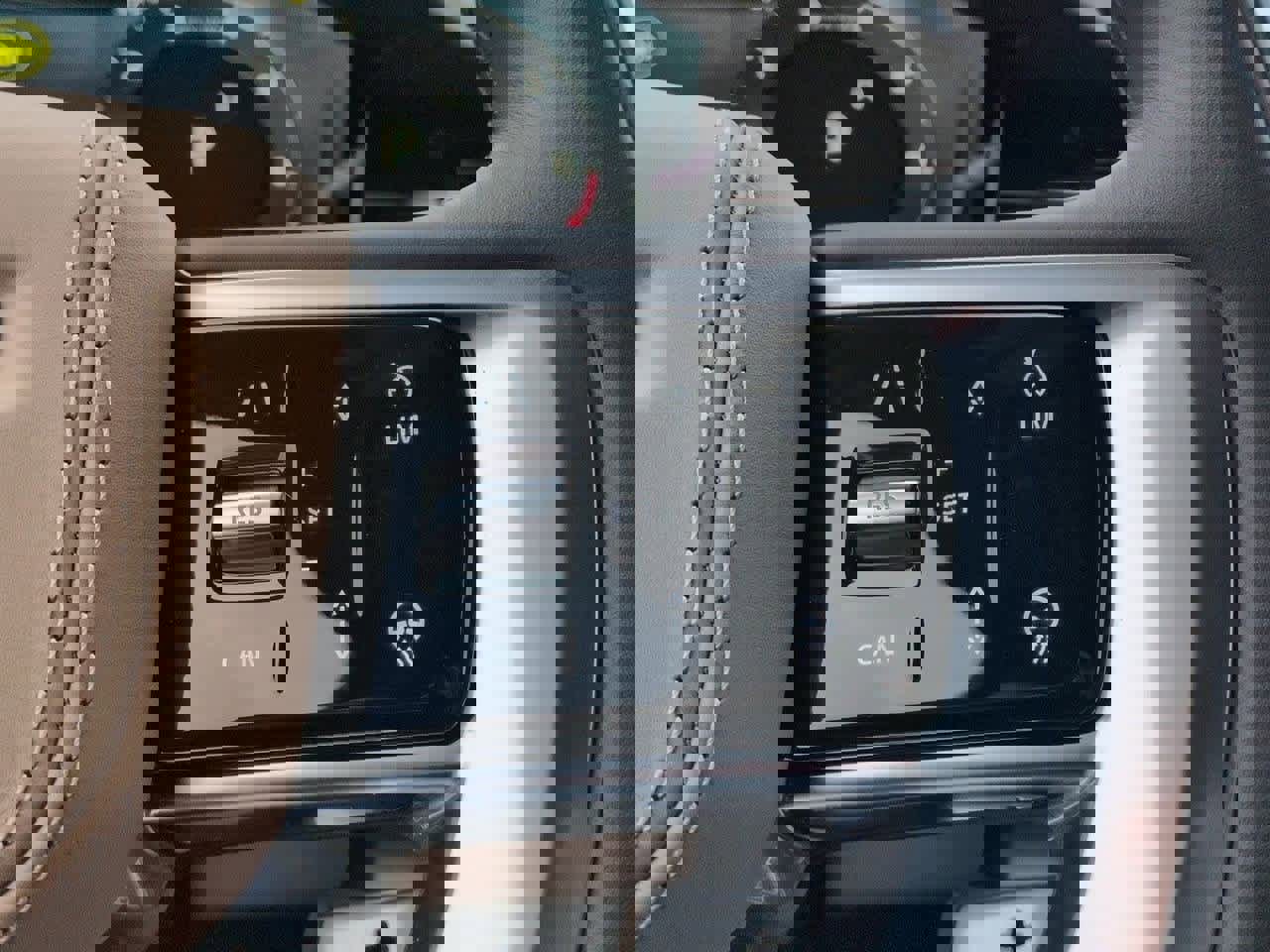 New 2026 Land Rover Range Rover Long Wheelbase SE image 23