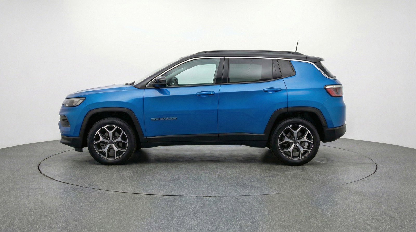 Used 2025 Jeep Compass Limited AWD/4WD image 5
