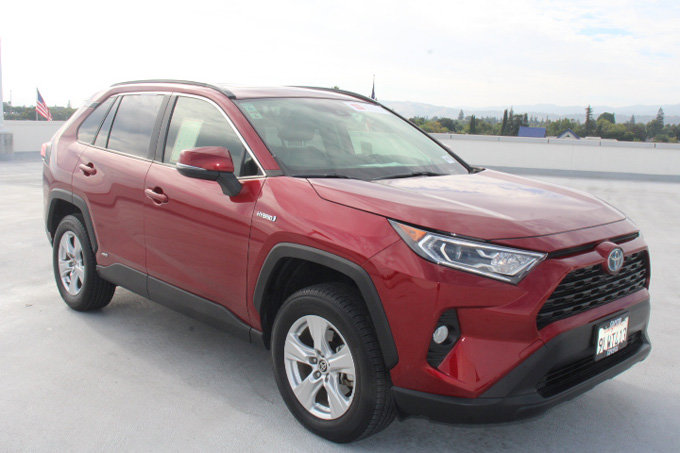 Certified 2021 Toyota RAV4 XLE w/ Convenience Package AWD/4WD image 2