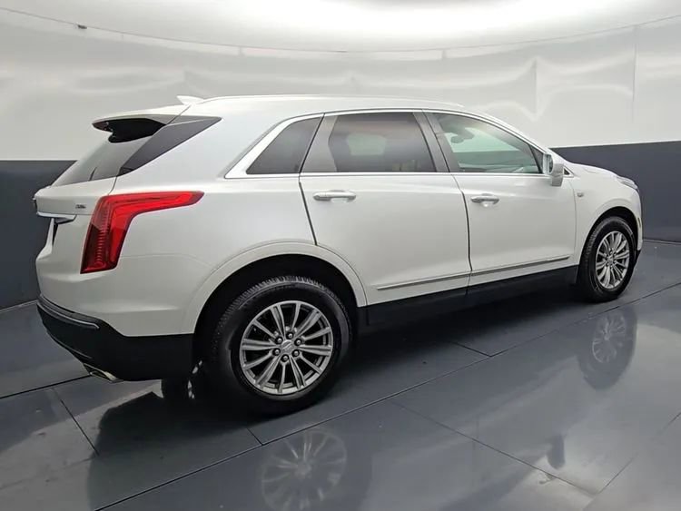 Used 2018 Cadillac XT5 Luxury w/ Driver Awareness Package AWD/4WD image 22