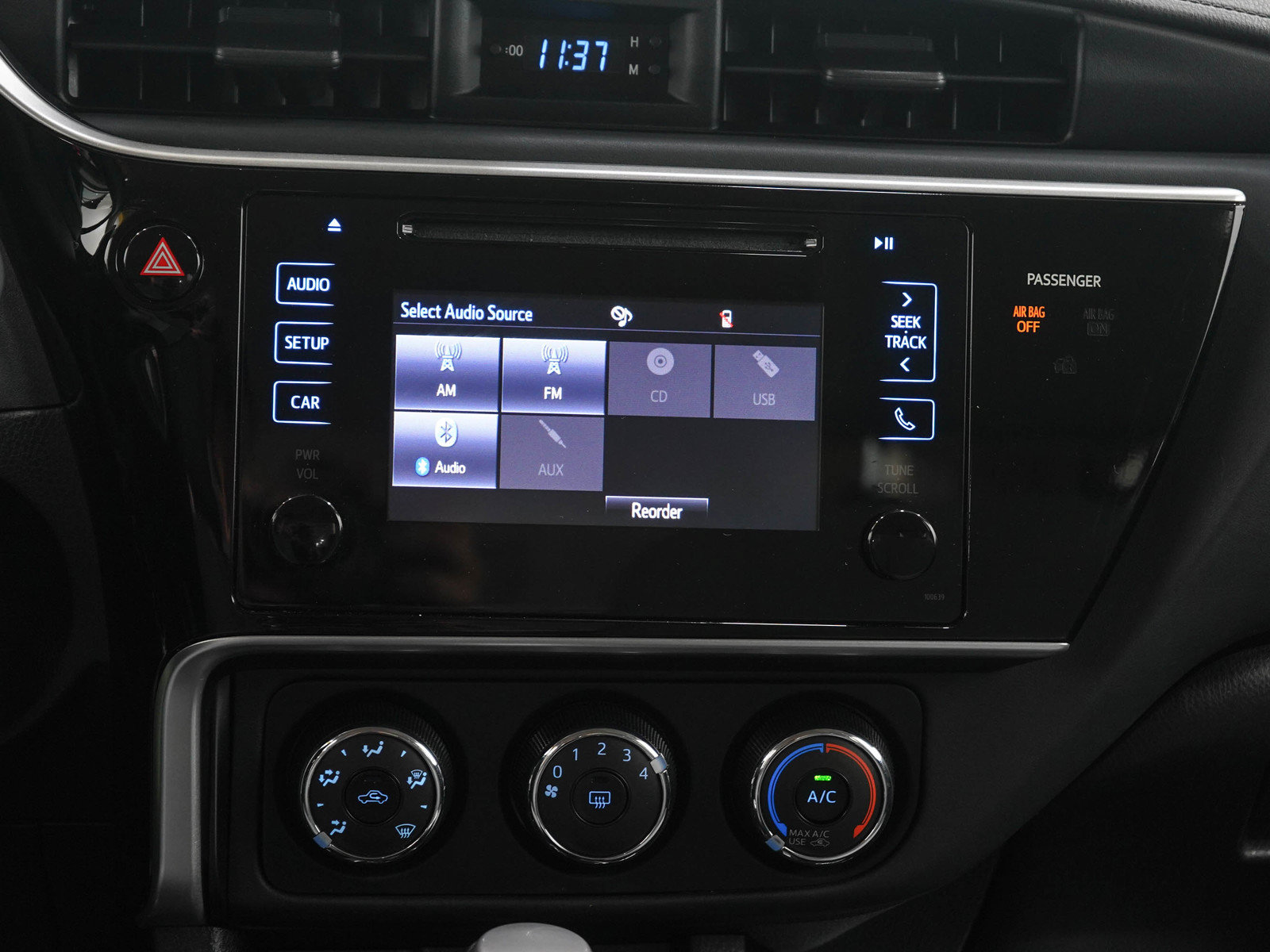 Used 2017 Toyota Corolla L FWD image 16