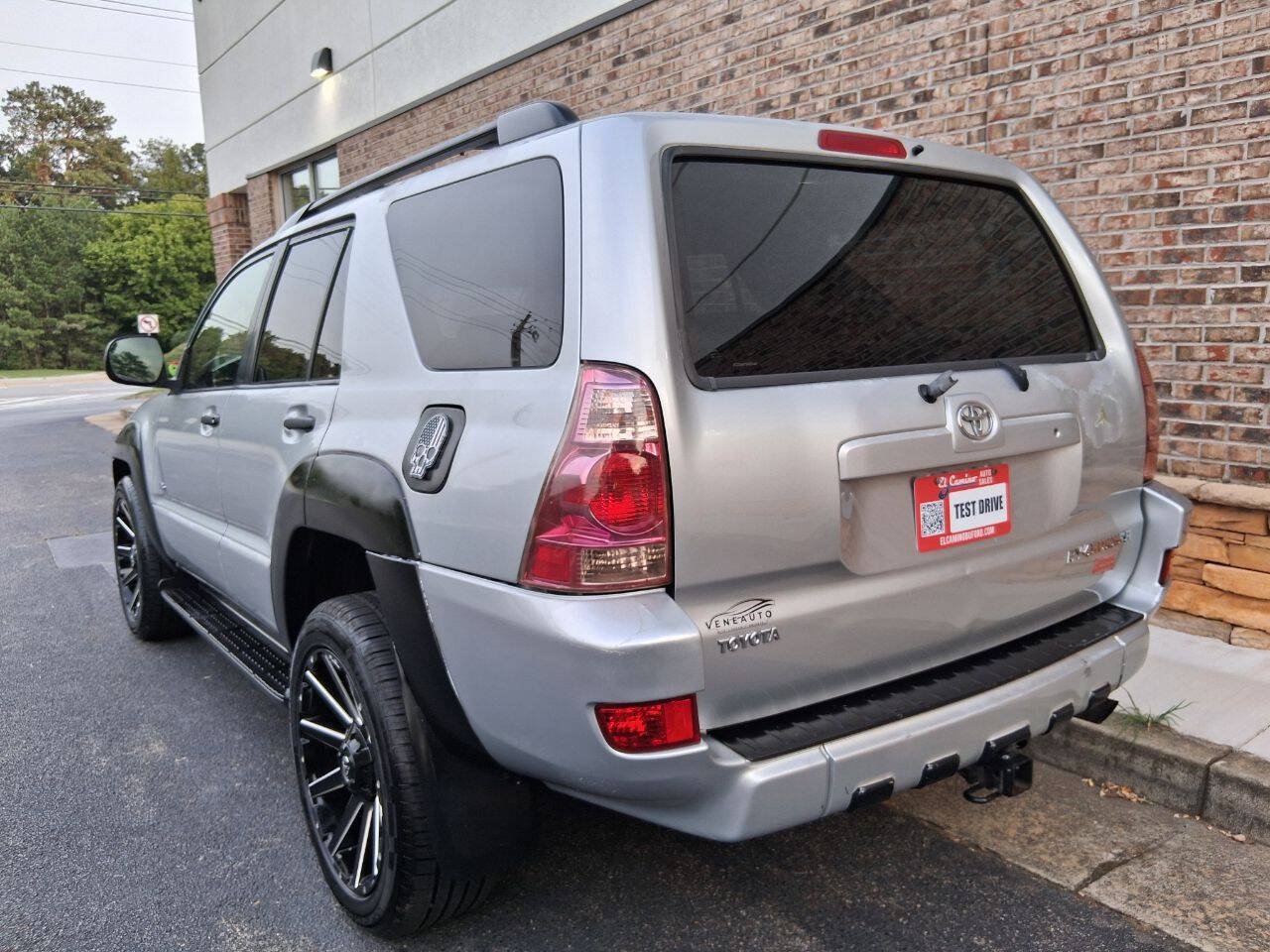 Used 2005 Toyota 4Runner SR5 RWD image 3