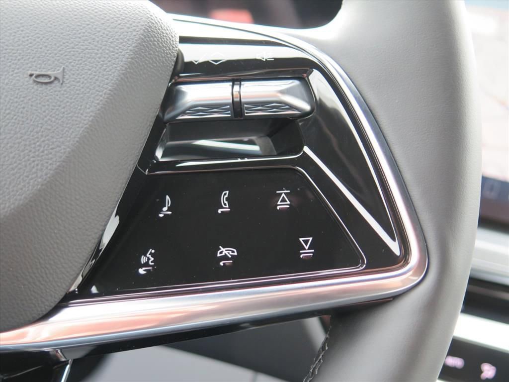 New 2026 Cadillac Lyriq Premium Luxury image 18