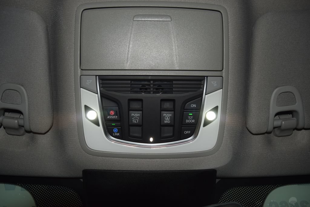 Used 2022 Acura MDX w/ Technology Package AWD/4WD image 49