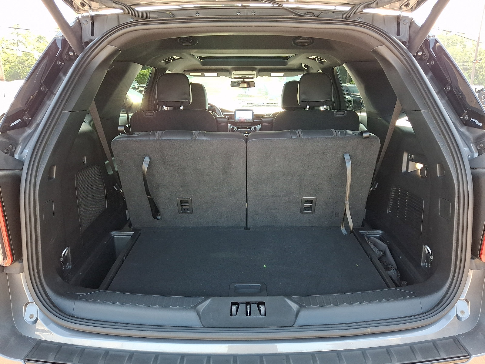 Certified 2024 Ford Explorer ST-Line w/ Class IV Trailer Tow Package AWD/4WD image 31