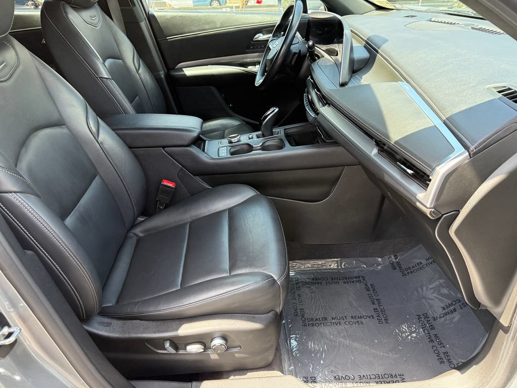 Used 2024 Cadillac XT4 Premium Luxury FWD image 16