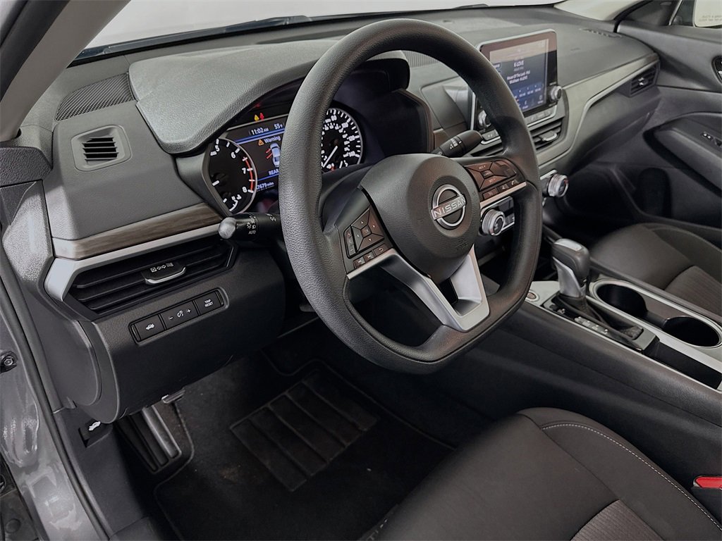 Used 2024 Nissan Altima 2.5 SV image 15
