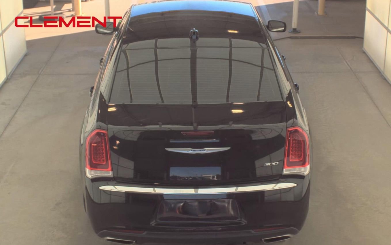 Used 2021 Chrysler 300 Touring image 7