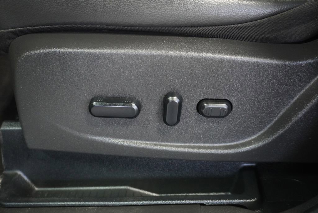 Used 2019 Ford Escape SEL image 16