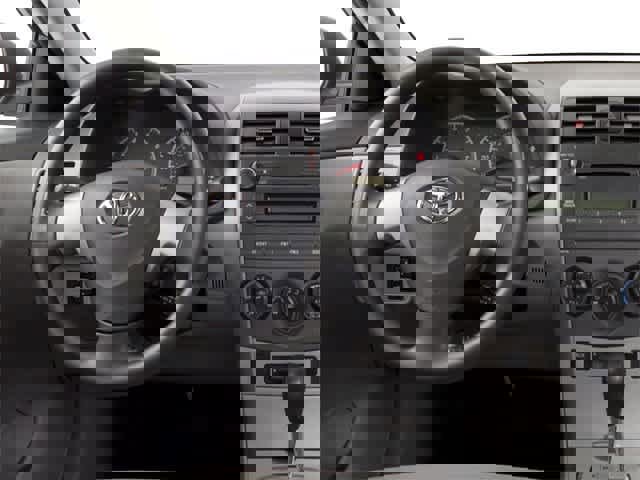 Used 2013 Toyota Corolla LE image 9