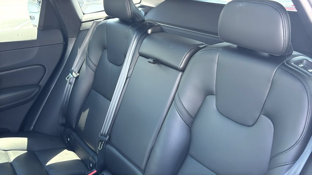 Certified 2023 Volvo XC60 B5 Core w/ Climate Package AWD/4WD image 26