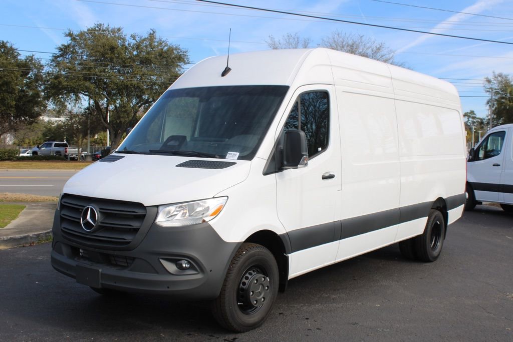 New 2025 Mercedes-Benz Sprinter 4500 image 3