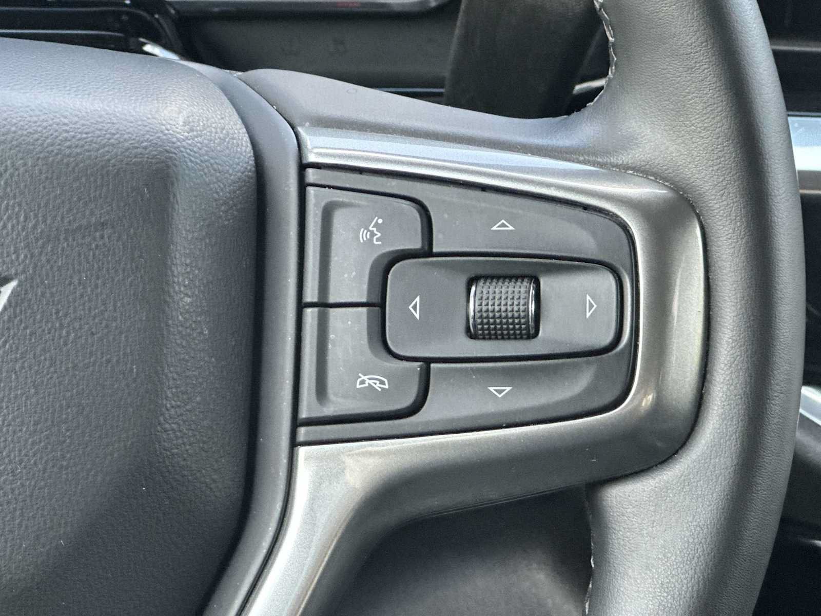 Used 2023 Chevrolet Silverado 1500 LT AWD/4WD image 27