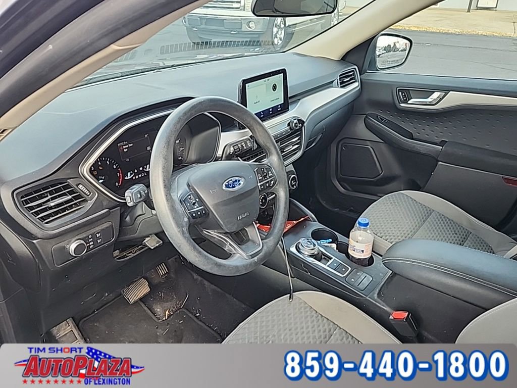 Used 2020 Ford Escape SE image 3