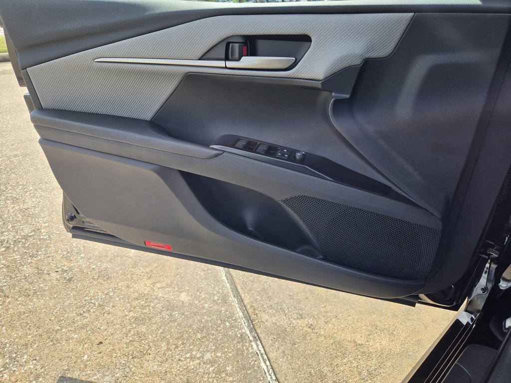 Used 2026 Toyota Camry SE FWD image 25