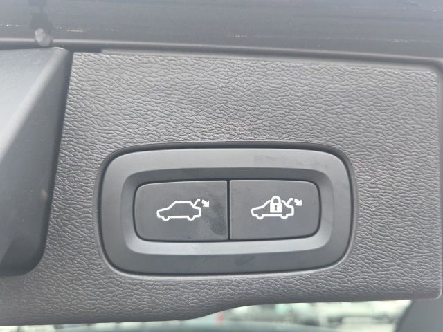 Used 2021 Volvo XC60 T5 Inscription image 17