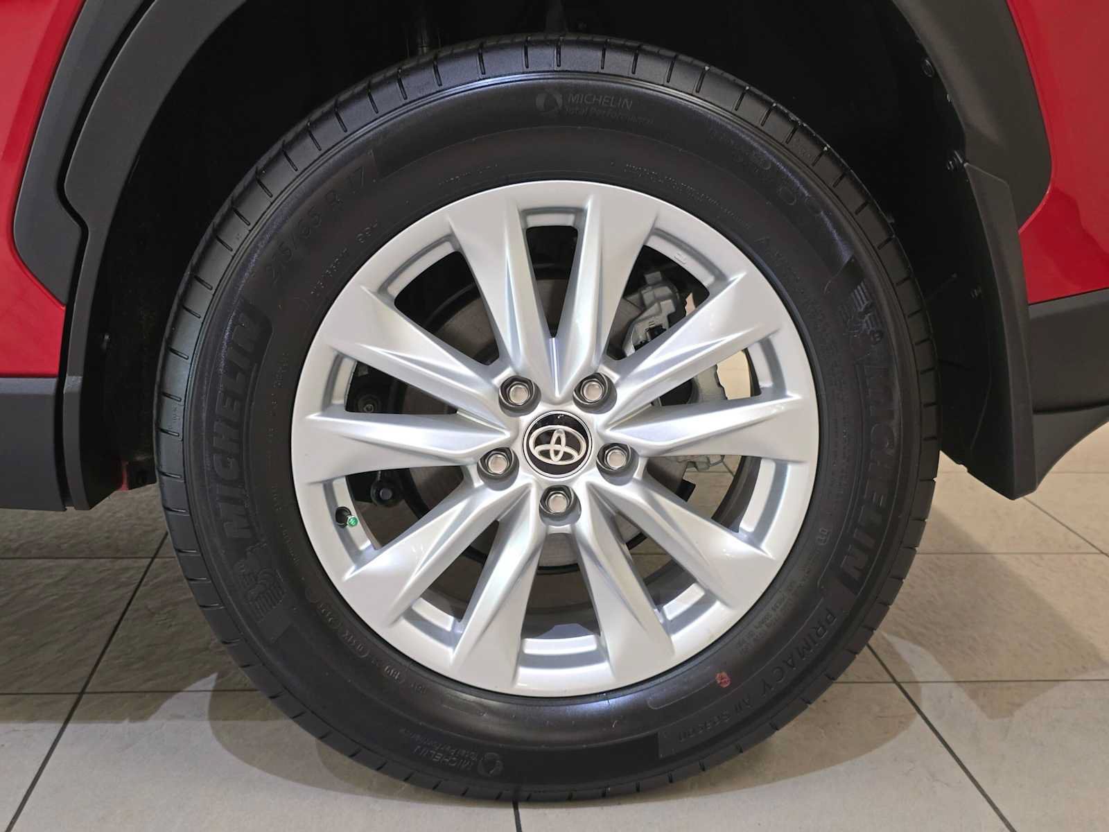 Certified 2024 Toyota Corolla Cross LE w/ Moonroof Package AWD/4WD image 8