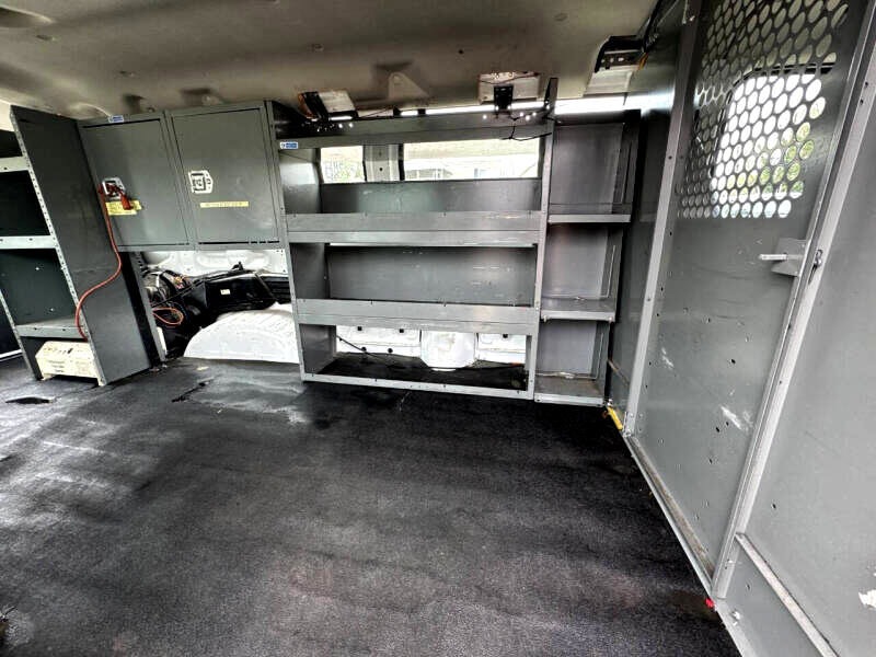 Used 2008 Ford E-350 and Econoline 350 Extended Super Duty image 16