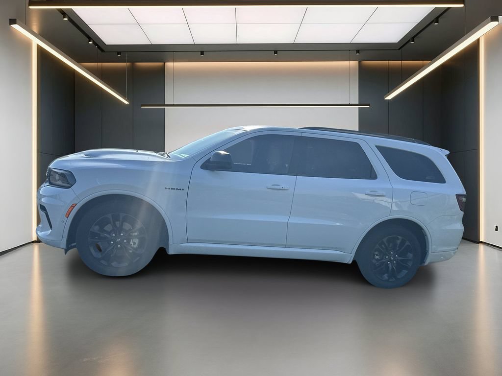 Used 2024 Dodge Durango R/T w/ Blacktop Package RWD image 2