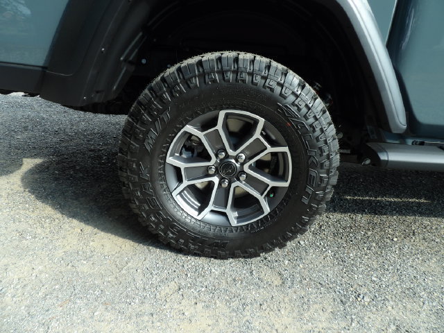 New 2026 Jeep Gladiator Mojave w/ Safety Group AWD/4WD image 9
