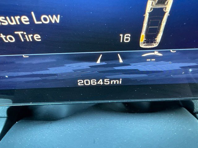 Used 2026 Chevrolet Traverse LT AWD/4WD image 14