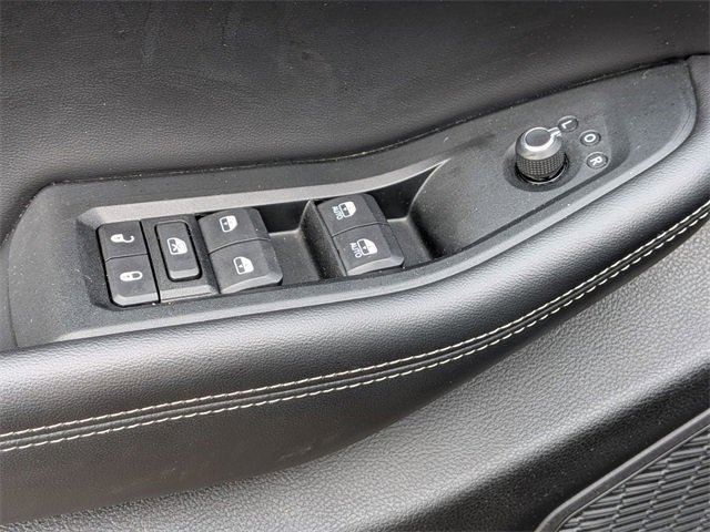 Used 2024 Jeep Grand Cherokee L Limited w/ Luxury Tech Group II image 16