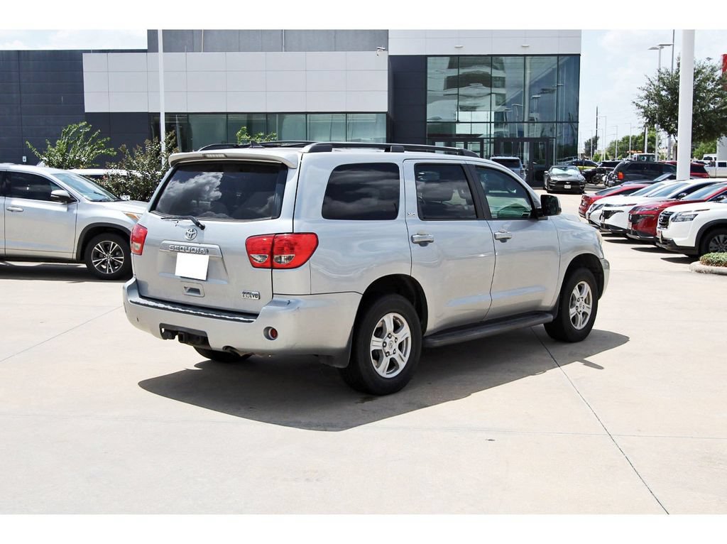 Used 2014 Toyota Sequoia SR5 RWD image 5