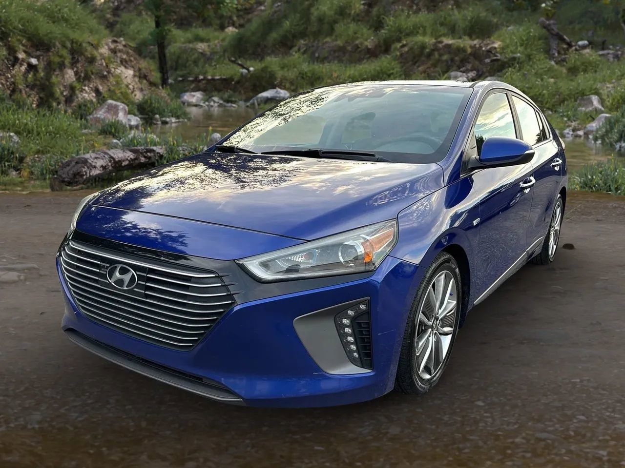 Used 2019 Hyundai Ioniq Limited w/ Ultimate Package 02 image 3