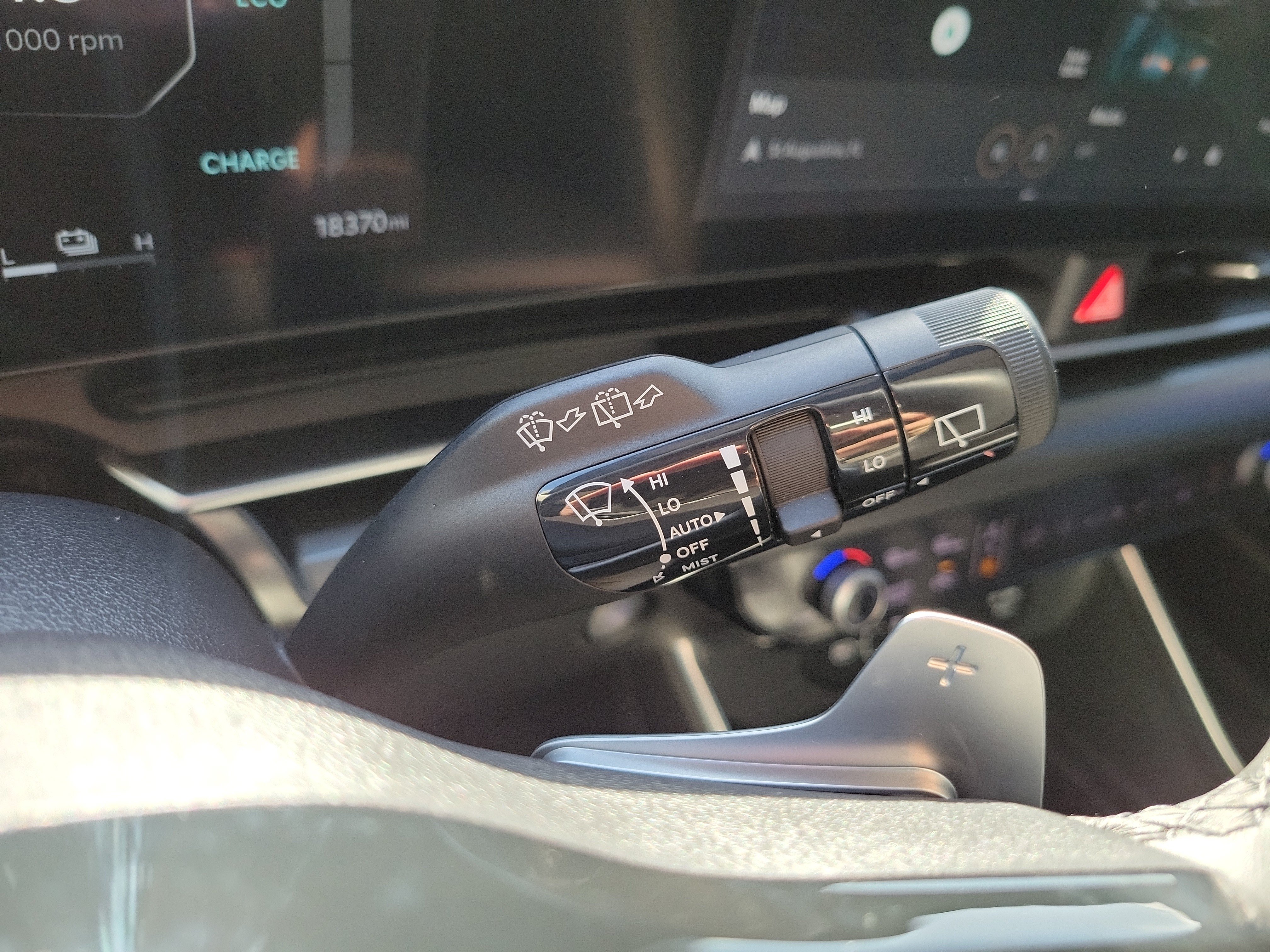 Certified 2025 Kia Carnival SX w/ SX Dark Edition Package FWD image 28