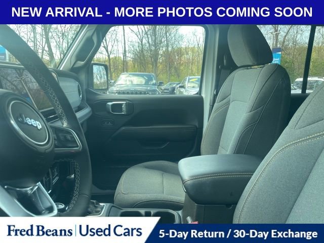 Used 2025 Jeep Wrangler Unlimited Sahara w/ Safety Group image 9